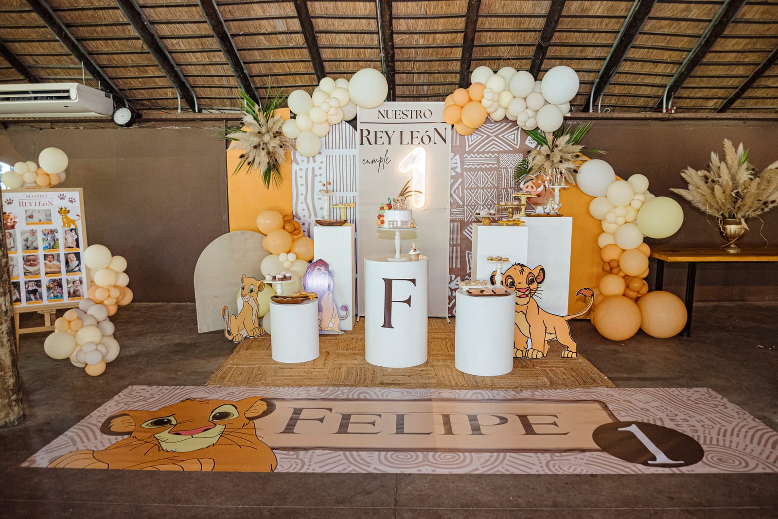Cumpleaños infantil temática Rey León — back de bienvenida ambientado por Cecilia Eriksson Eventos