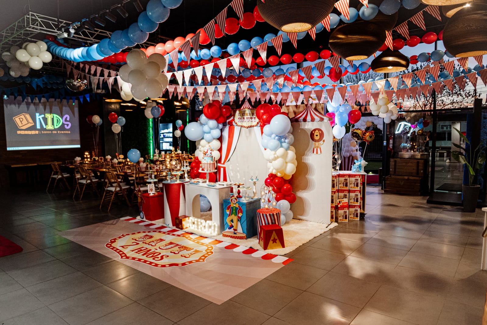 Cumpleaños infantil temática circo — salón ambientado por Cecilia Eriksson Eventos