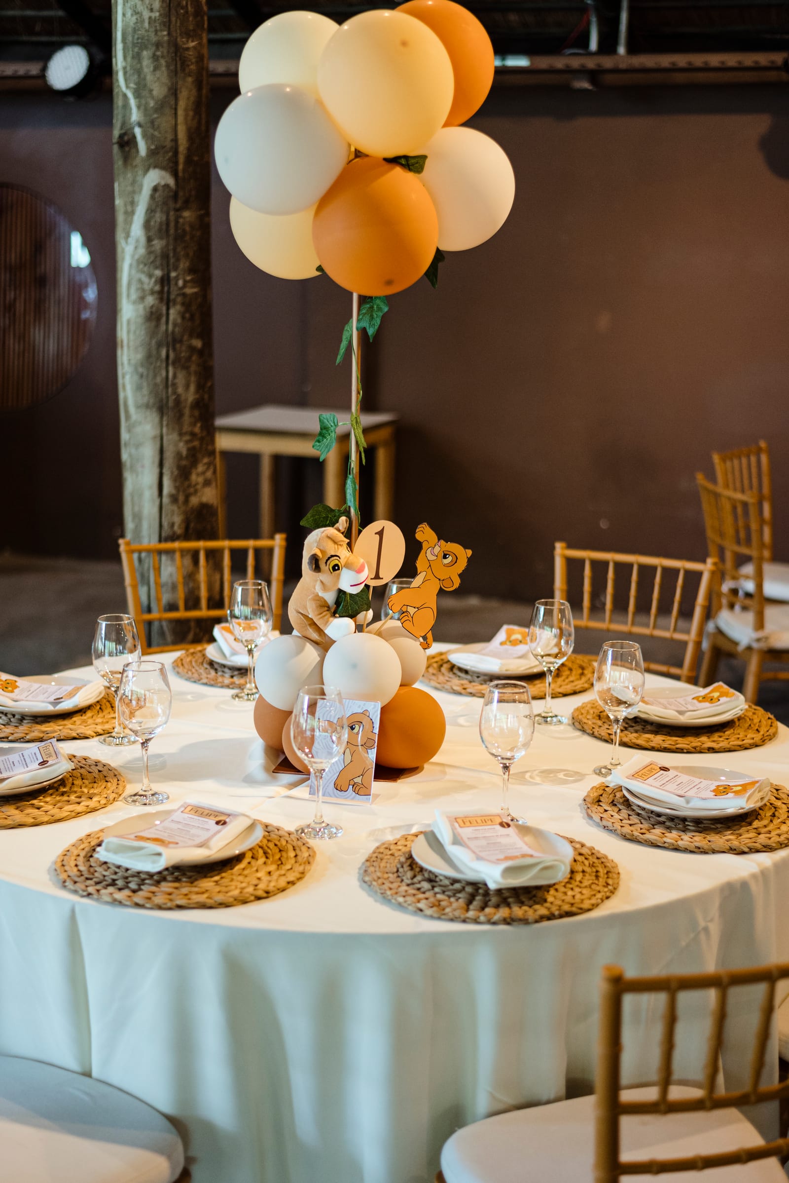 Cumpleaños infantil temática Rey León — mesa ambientada por Cecilia Eriksson Eventos